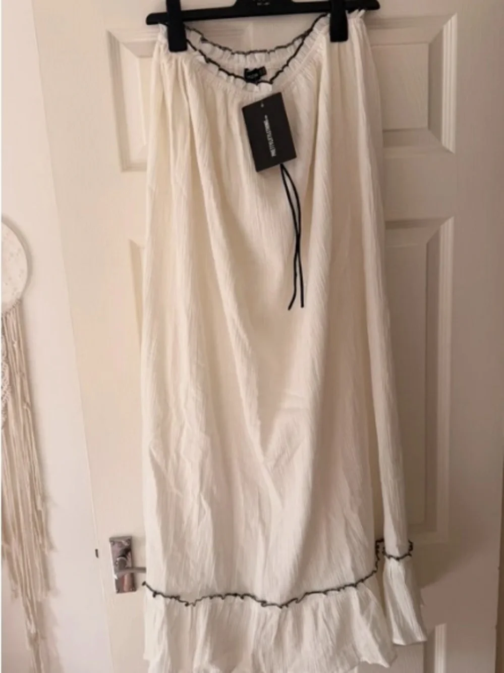PrettyLittleThing Cream Maxi Skirt with Black Trim and Tie